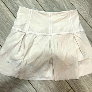 Lululemon white skirt size 4, preowned
